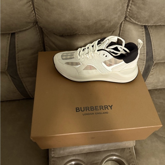Burberry Shoes - Burberry Cream and Black Casual Sneakers